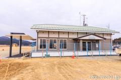 [大船渡線陸前高田駅] 本日より使用を開始した駅舎。被災前の駅舎をイメージして作られました。予想に反して、東に向いてます。