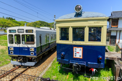 [上田電鉄別所線別所温泉駅] 27列車、1000系1004F、丸窓電車、初代と3代目の並び。