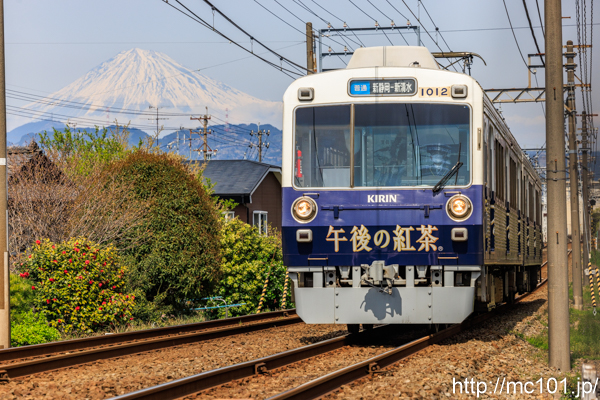 静岡鉄道静岡清水線 御門台～狐ヶ崎間で撮影した静岡鉄道1000形1012を先頭とする列車(1012F)の写真