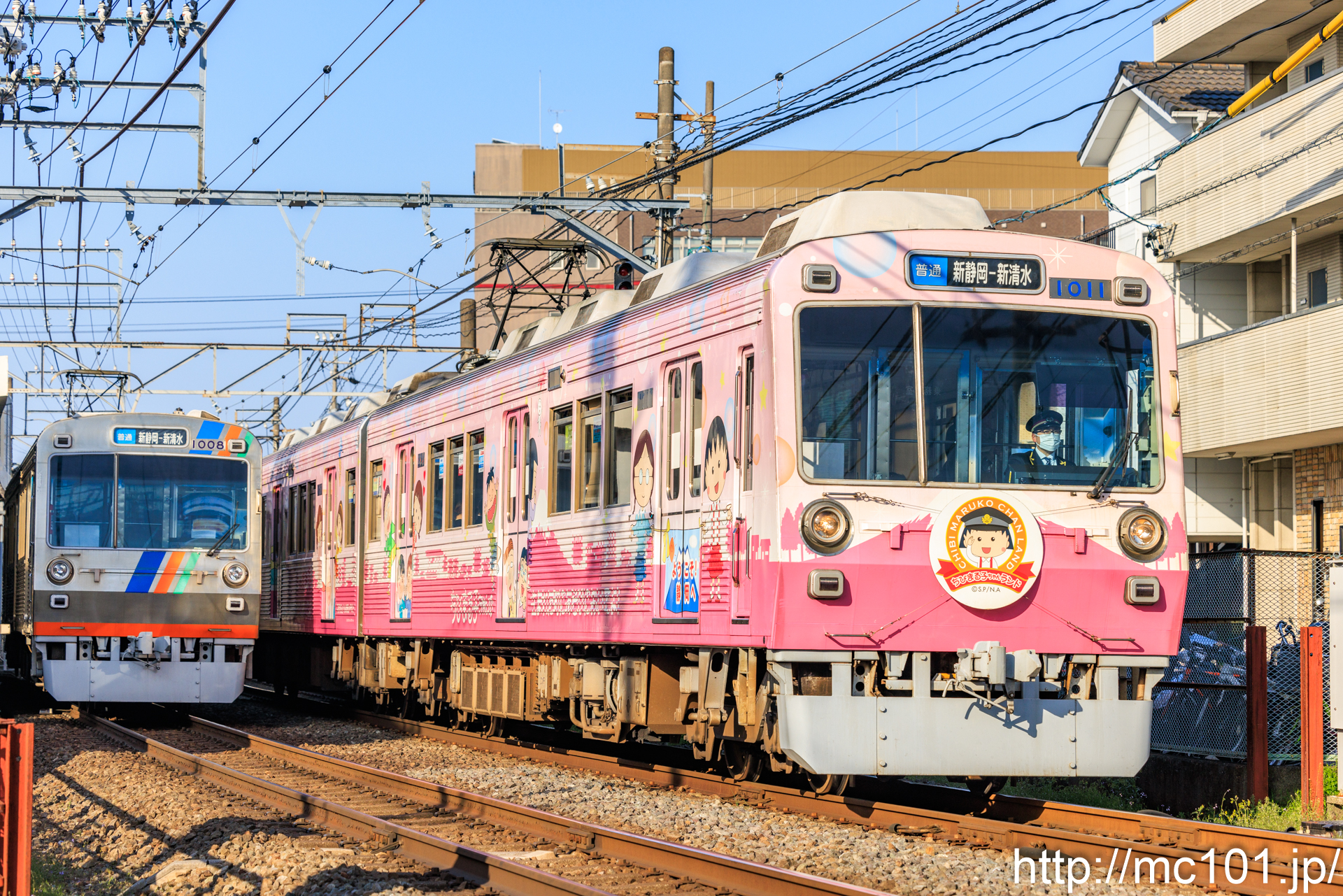 静岡鉄道静岡清水線 草薙駅付近で撮影した静岡鉄道1000形1011を先頭とする列車の写真