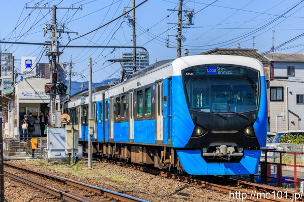 静岡鉄道静岡清水線 春日町駅付近で撮影した静岡鉄道A3000形A3501を先頭とする列車(A3001F)の写真