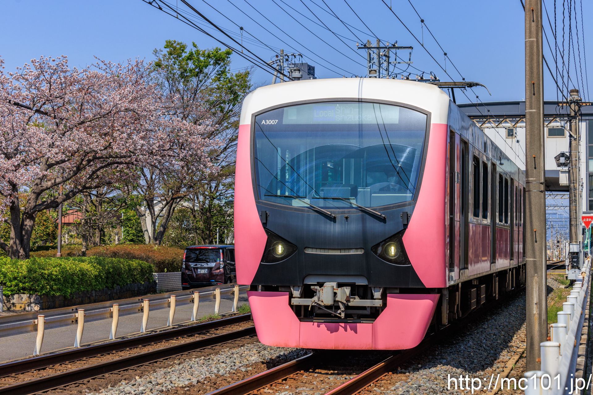 静岡鉄道静岡清水線 県総合運動場～県立美術館前間で撮影した静岡鉄道A3000形A3007を先頭とする列車(A3007F)の写真