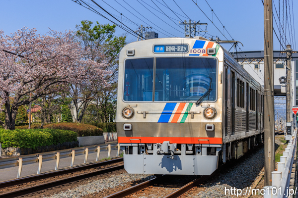 静岡鉄道静岡清水線 県総合運動場～県立美術館前間で撮影した静岡鉄道1000形1008を先頭とする列車(1008F)の写真