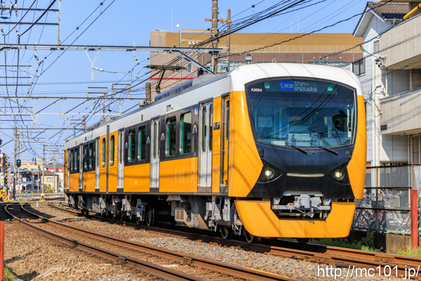静岡鉄道静岡清水線 草薙駅付近で撮影した静岡鉄道A3000形A3004を先頭とする列車(A3004F)の写真