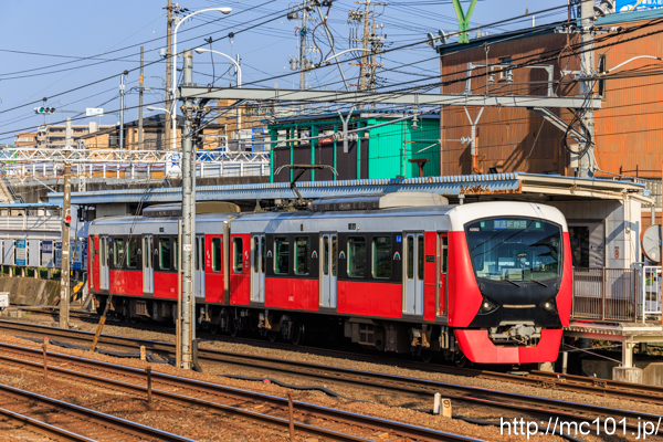 静岡鉄道静岡清水線 桜橋駅付近で撮影した静岡鉄道A3000形A3002を先頭とする列車(A3002F)の写真