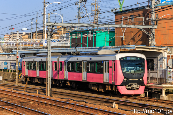 静岡鉄道静岡清水線 桜橋駅付近で撮影した静岡鉄道A3000形A3007を先頭とする列車(A3007F)の写真