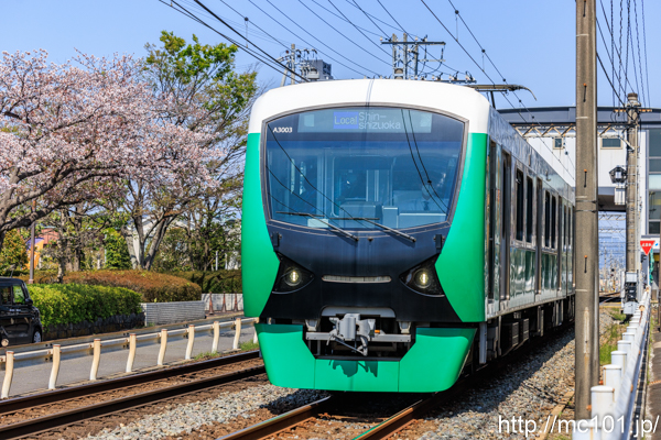 静岡鉄道静岡清水線 県総合運動場～県立美術館前間で撮影した静岡鉄道A3000形A3003を先頭とする列車(A3003F)の写真