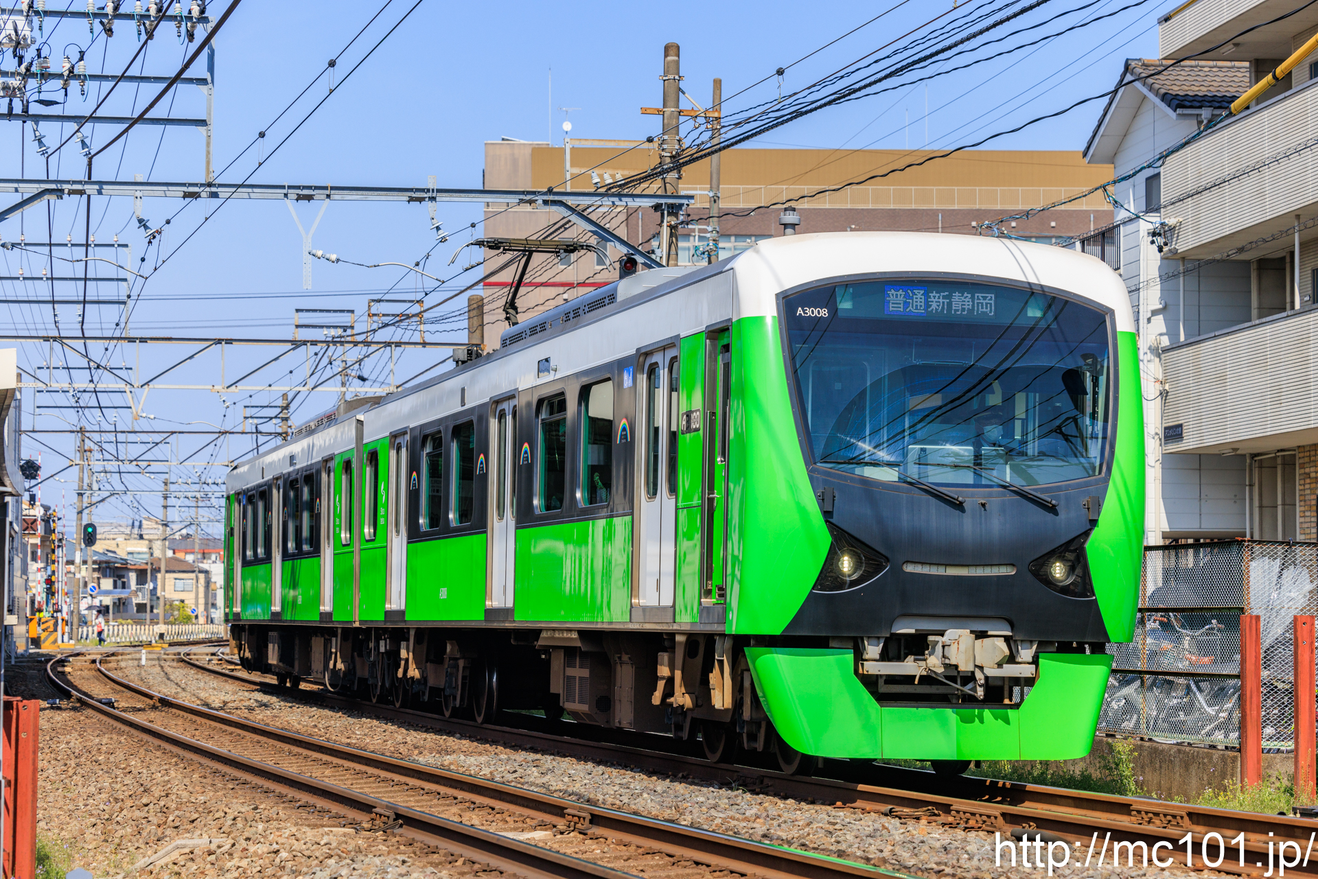 静岡鉄道静岡清水線 草薙駅付近で撮影した静岡鉄道A3000形A3008を先頭とする列車(A3008F)の写真