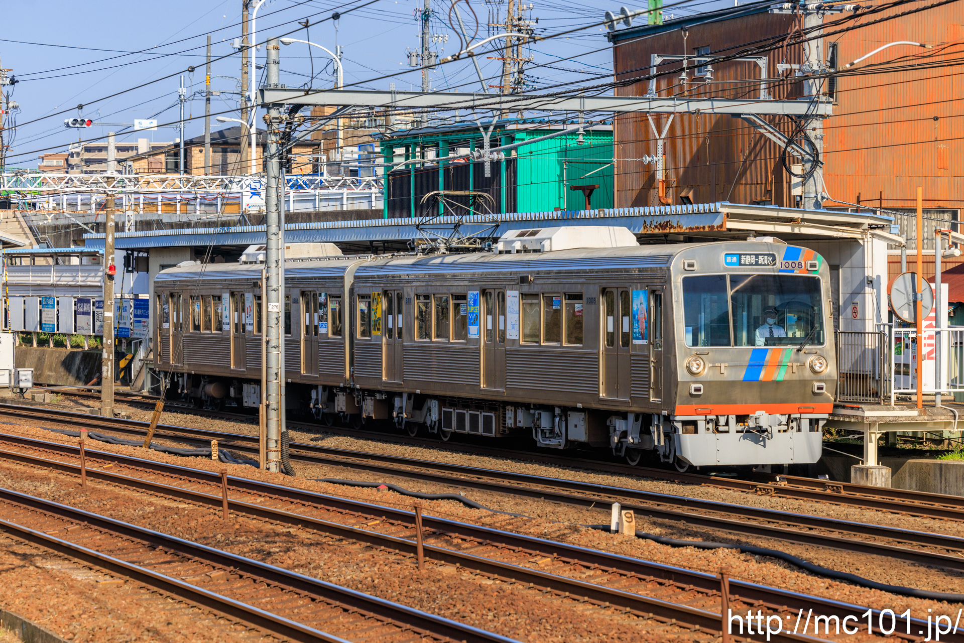 静岡鉄道静岡清水線 桜橋駅付近で撮影した静岡鉄道1000形1008を先頭とする列車(1008F)の写真