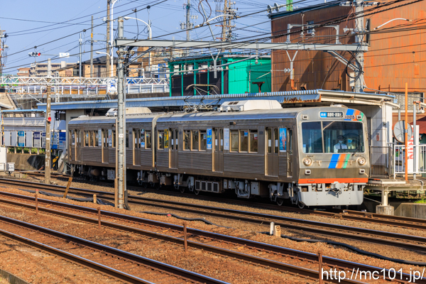 静岡鉄道静岡清水線 桜橋駅付近で撮影した静岡鉄道1000形1008を先頭とする列車(1008F)の写真