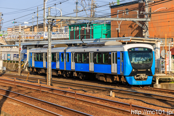 静岡鉄道静岡清水線 桜橋駅付近で撮影した静岡鉄道A3000形A3001を先頭とする列車(A3001F)の写真