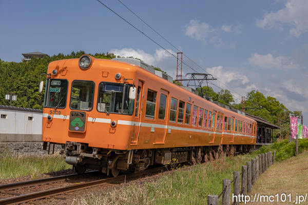 一畑電車北松江線 松江フォーゲルパークパーク駅付近で撮影した一畑電車5000系5009を先頭とする列車(5009F)の写真