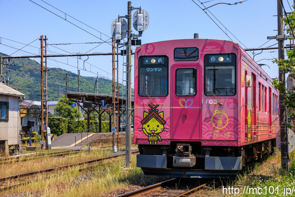 一畑電車北松江線 川跡駅付近で撮影した一畑電車1000系1103を先頭とする列車(1003F)の写真