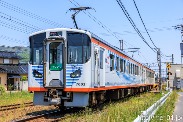 一畑電車北松江線 川跡駅付近で撮影した一畑電車7000系7002 + 7003の写真