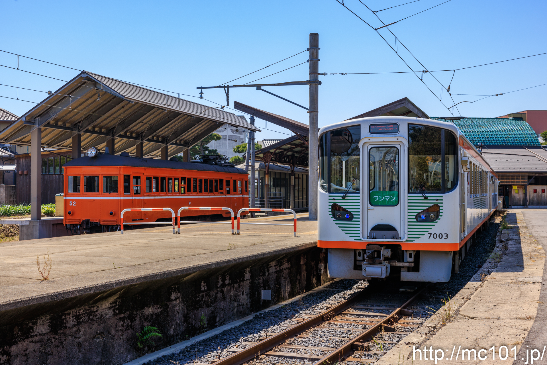 一畑電車大社線 出雲大社前駅で撮影した一畑電車7000系7003 + 7002の写真