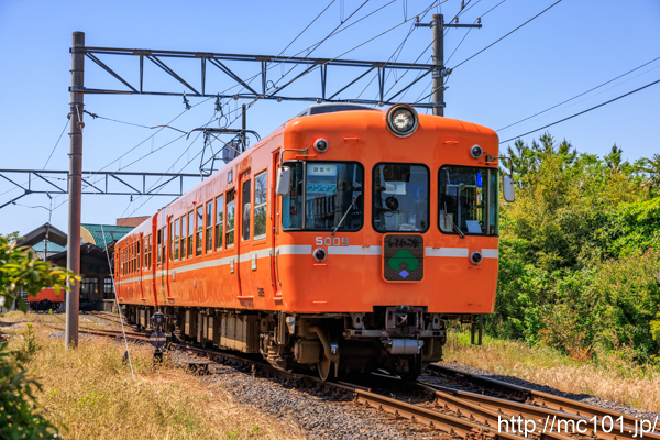 一畑電車大社線 出雲大社前駅付近で撮影した一畑電車5000系5009を先頭とする列車(5009F)の写真