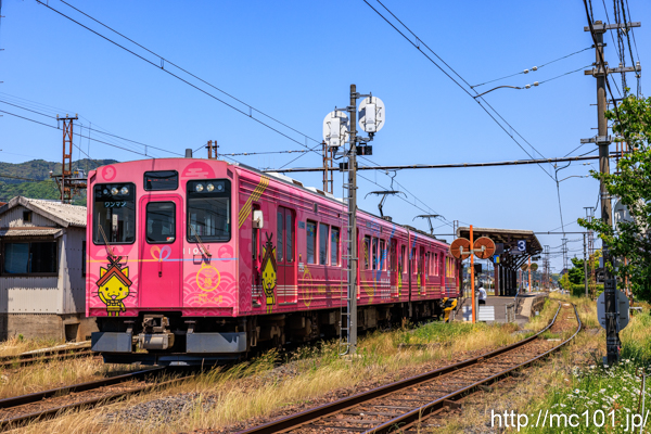 一畑電車北松江線 川跡駅付近で撮影した一畑電車1000系1103を先頭とする列車(1003F)の写真