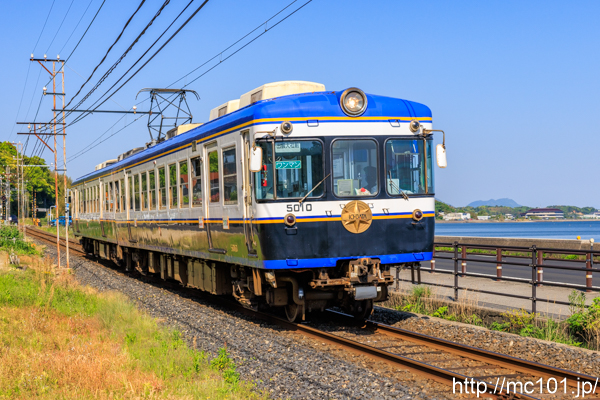 一畑電車北松江線 長江～秋鹿町間で撮影した一畑電車5000系5010を先頭とする列車(5010F)の写真