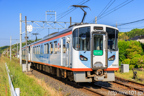 一畑電車北松江線 津ノ森駅付近で撮影した一畑電車7000系7002 + 7003の写真