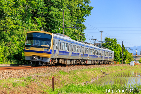伊豆箱根鉄道駿豆線 三島二日町～大場間で撮影した伊豆箱根鉄道7000系7102を先頭とする列車(7502F)の写真
