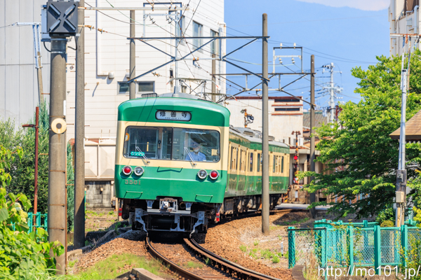 伊豆箱根鉄道駿豆線 三島広小路～三島田町間で撮影した伊豆箱根鉄道3000系3501を先頭とする列車(3501F)の写真