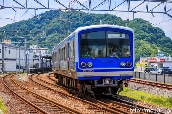 伊豆箱根鉄道駿豆線 修善寺駅付近で撮影した伊豆箱根鉄道3000系3009を先頭とする列車(3505F)の写真