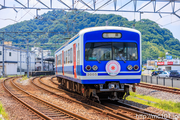 伊豆箱根鉄道駿豆線 修善寺駅付近で撮影した伊豆箱根鉄道3000系3005を先頭とする列車(3503F)の写真