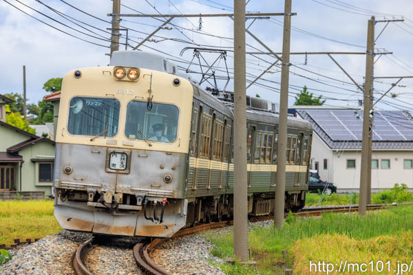 北陸鉄道浅野川線 北間～蚊爪間で撮影した北陸鉄道8000系8812を先頭とする列車(8802F)の写真