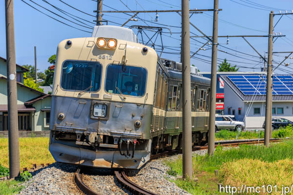北陸鉄道浅野川線 北間～蚊爪間で撮影した北陸鉄道8000系8812を先頭とする列車(8802F)の写真