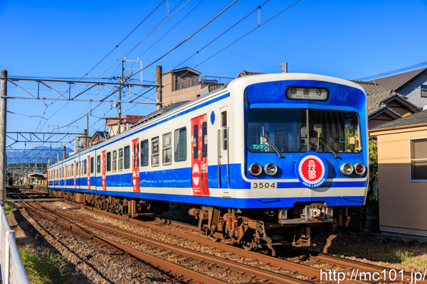 伊豆箱根鉄道駿豆線 田京駅付近で撮影した伊豆箱根鉄道3000系3504を先頭とする列車(3504F)の写真