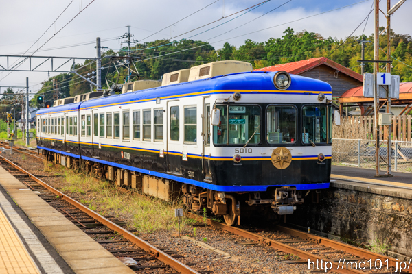 一畑電車北松江線 一畑口駅で撮影した一畑電車5000系5010を先頭とする列車(5010F)の写真