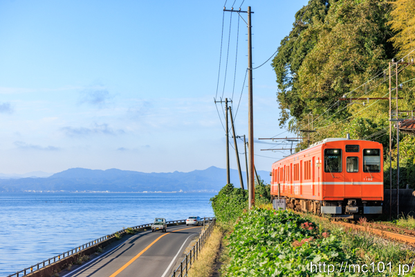 一畑電車北松江線 津ノ森～高ノ宮間で撮影した一畑電車1000系1102を先頭とする列車(1002F)の写真