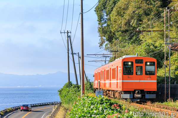 一畑電車北松江線 津ノ森～高ノ宮間で撮影した一畑電車1000系1101を先頭とする列車(1001F)の写真