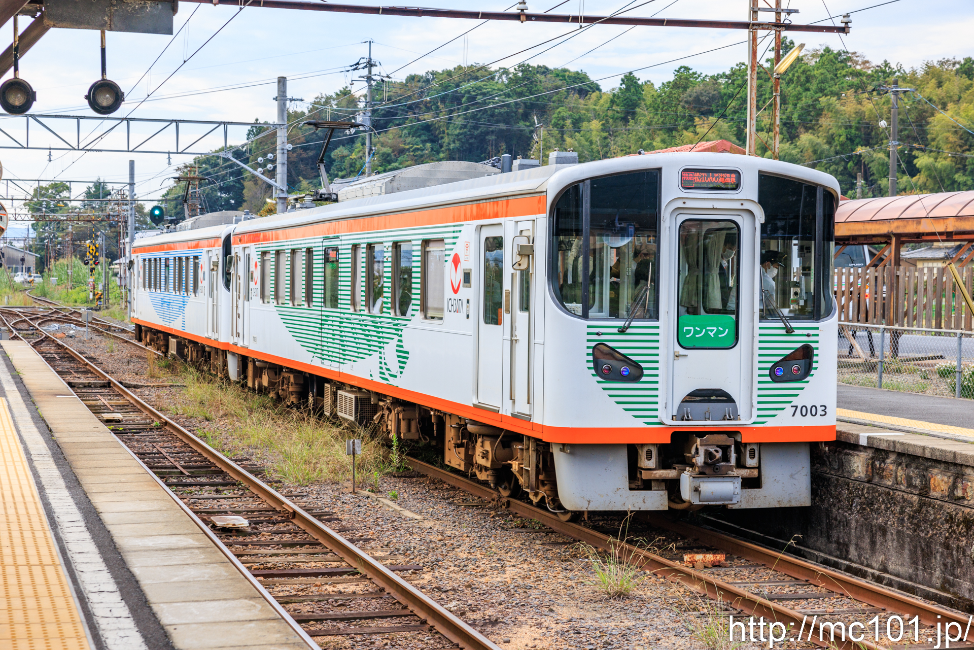 一畑電車北松江線 一畑口駅で撮影した一畑電車7000系7003 + 7002の写真