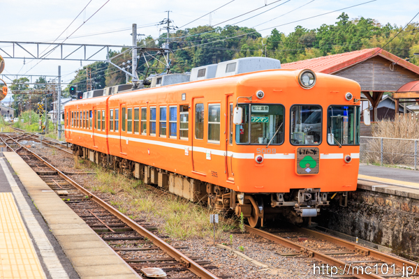 一畑電車北松江線 一畑口駅で撮影した一畑電車5000系5009を先頭とする列車(5009F)の写真