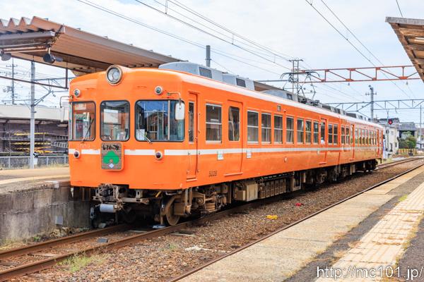 一畑電車北松江線 雲州平田駅で撮影した一畑電車5000系5009を先頭とする列車(5009F)の写真