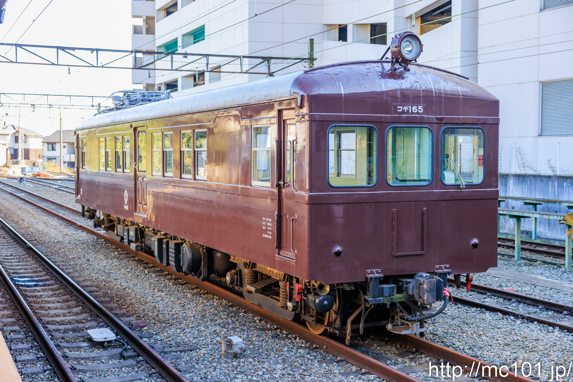 伊豆箱根鉄道大雄山線 大雄山駅で撮影した伊豆箱根鉄道コデ165形コデ165の写真