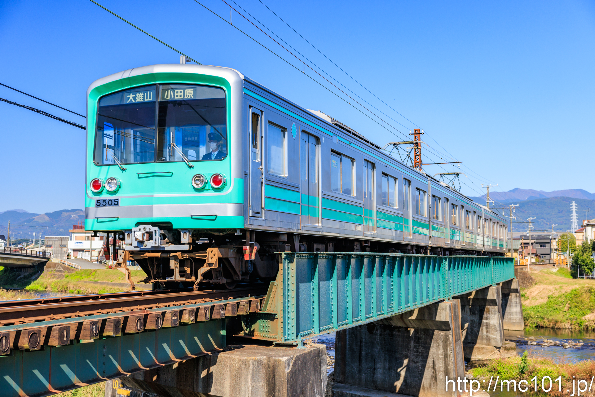 伊豆箱根鉄道大雄山線 塚原～和田河原間で撮影した伊豆箱根鉄道5000形5505を先頭とする列車(5505F)の写真