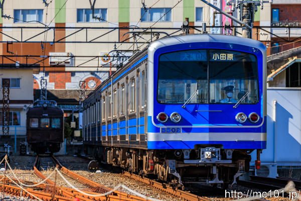 伊豆箱根鉄道大雄山線 大雄山駅付近で撮影した伊豆箱根鉄道5000形5502を先頭とする列車(5502F)の写真