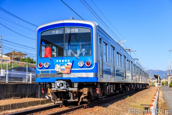 伊豆箱根鉄道大雄山線 岩原～塚原間で撮影した伊豆箱根鉄道5000形5503を先頭とする列車(5503F)の写真
