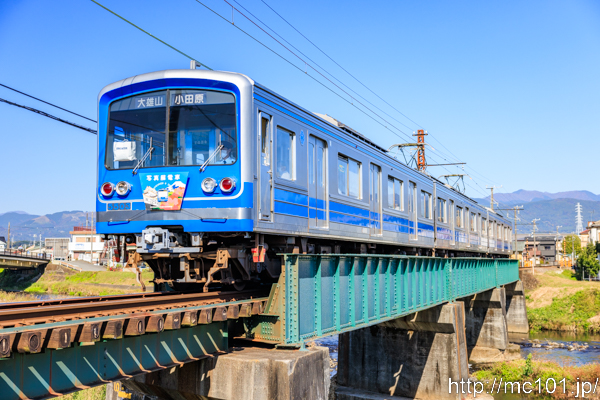 伊豆箱根鉄道大雄山線 塚原～和田河原間で撮影した伊豆箱根鉄道5000形5503を先頭とする列車(5503F)の写真