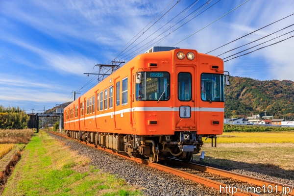 一畑電車北松江線 旅伏～雲州平田間で撮影した一畑電車2100系2101を先頭とする列車(2101F)の写真