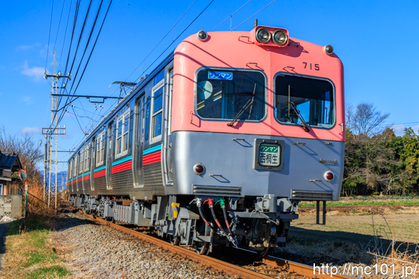 上毛電気鉄道上毛線 北原～新屋間で撮影した上毛電気鉄道700形を先頭とする列車の写真