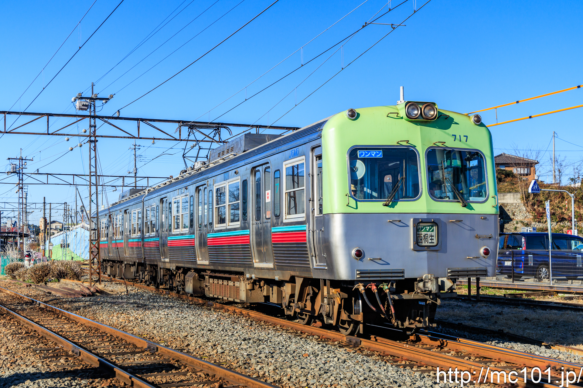 上毛電気鉄道上毛線 大胡駅付近で撮影した上毛電気鉄道700形717を先頭とする列車の写真