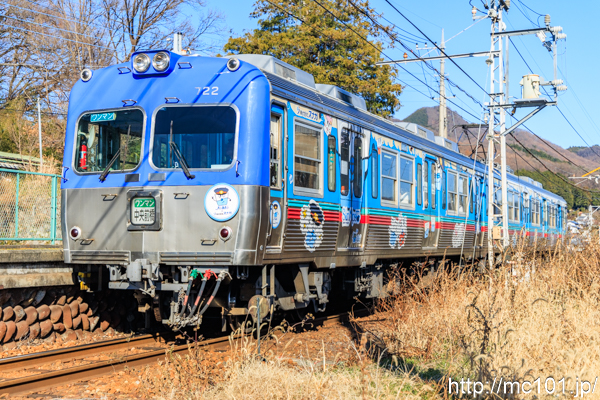 上毛電気鉄道上毛線 富士山下駅で撮影した上毛電気鉄道700形722を先頭とする列車の写真