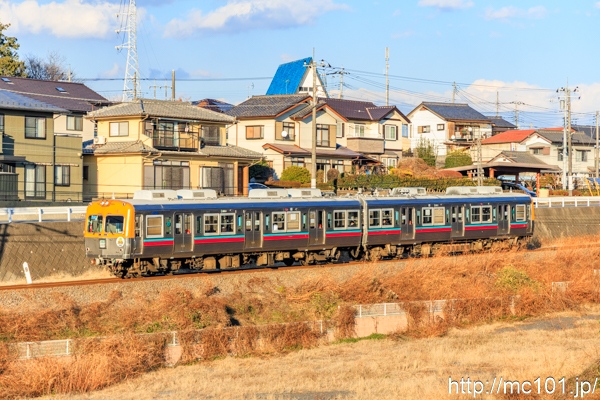 上毛電気鉄道上毛線 大胡～樋越間で撮影した上毛電気鉄道700形728を先頭とする列車の写真