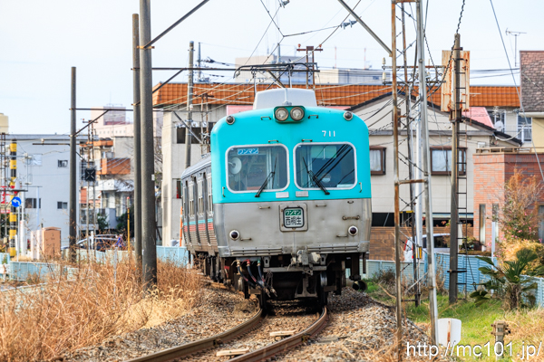 上毛電気鉄道上毛線 城東～三俣間で撮影した上毛電気鉄道700形711を先頭とする列車の写真