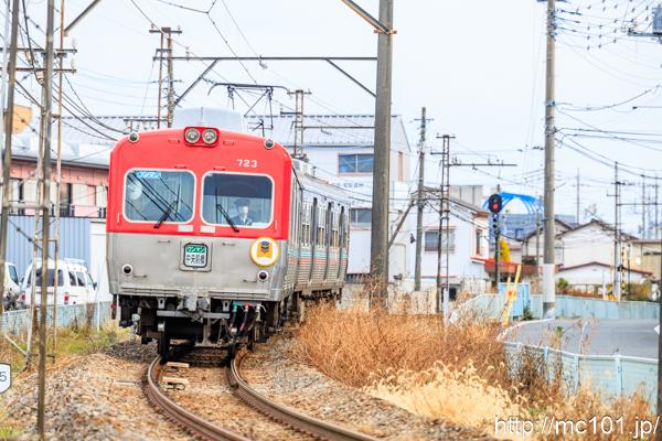 上毛電気鉄道上毛線 城東～三俣間で撮影した上毛電気鉄道700形723を先頭とする列車の写真