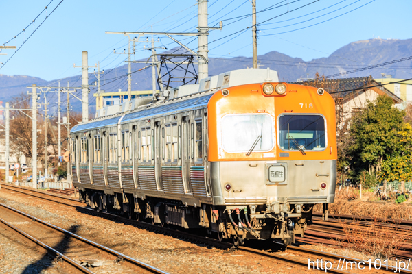 上毛電気鉄道上毛線 赤城～桐生球場前間で撮影した上毛電気鉄道700形718を先頭とする列車の写真