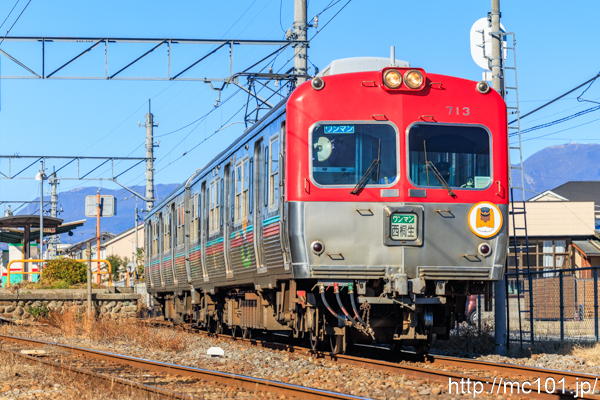 上毛電気鉄道上毛線 天王宿駅付近で撮影した上毛電気鉄道700形713を先頭とする列車の写真